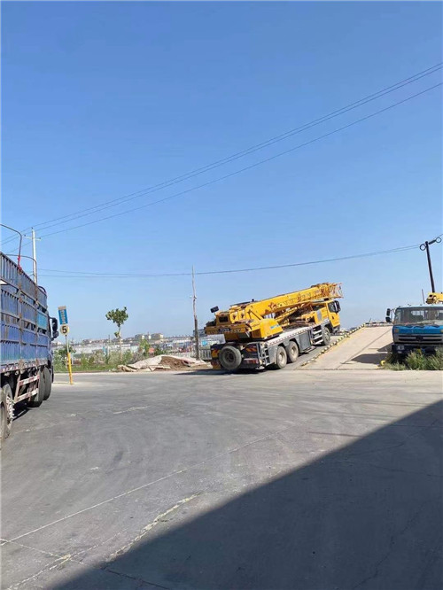 甘谷县25吨吊车的租赁价格大概是多少？