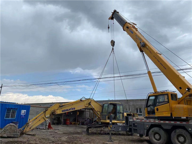 甘谷县25吨吊车的工作半径是多少？